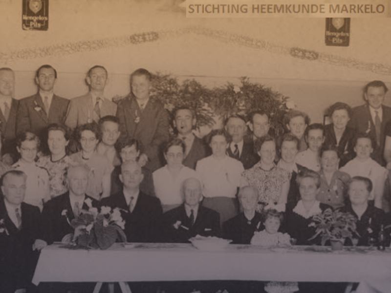 Bruiloft Dollekamp Feest n.a.v. het 60-jarig huwelijk van Willem Dollekamp (1872-1956) en Gerritdina Dollekamp-Kuipers (1870-1957).